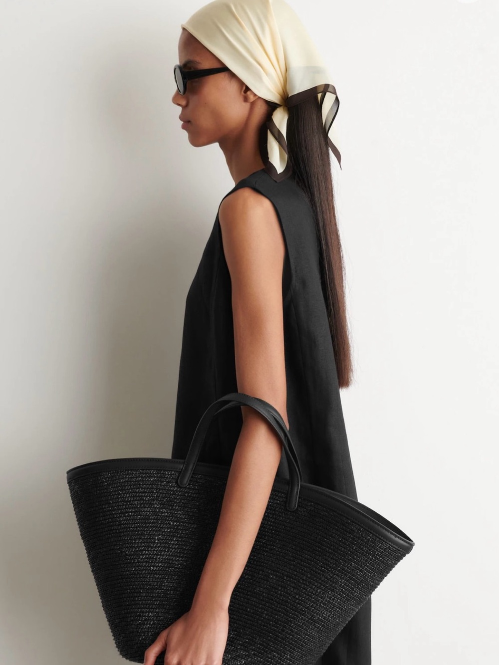COS SALTWATER Straw Tote Bag - Black - Fully Lined w/ Genuine Black Leather Trim - Picture 3 of 8